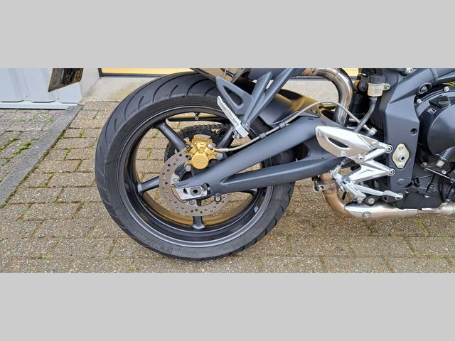 triumph - street-triple-675
