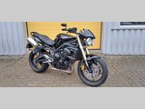 TRIUMPH STREET TRIPLE 675