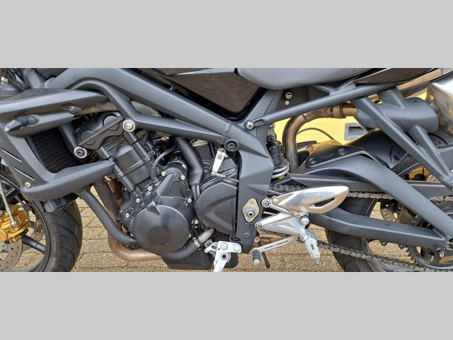 triumph - street-triple-675