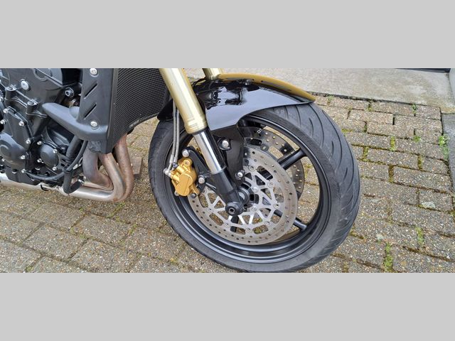 triumph - street-triple-675