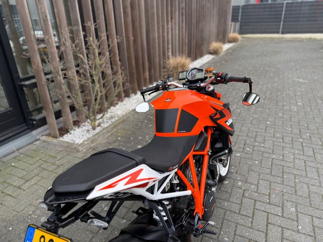 ktm - 1290-super-duke-r