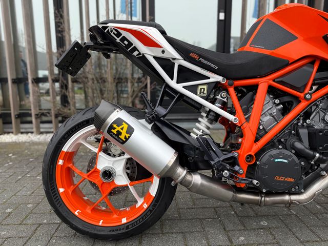 ktm - 1290-super-duke-r