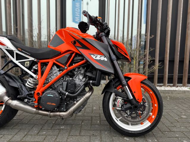 ktm - 1290-super-duke-r