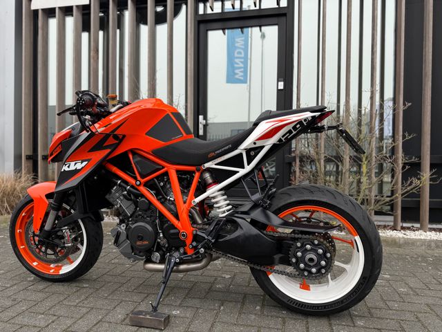 ktm - 1290-super-duke-r