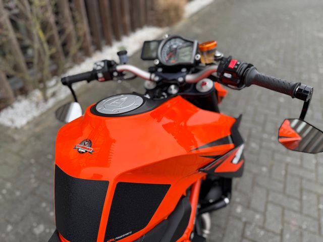 ktm - 1290-super-duke-r