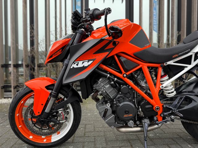 ktm - 1290-super-duke-r