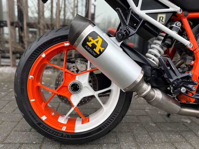 ktm - 1290-super-duke-r