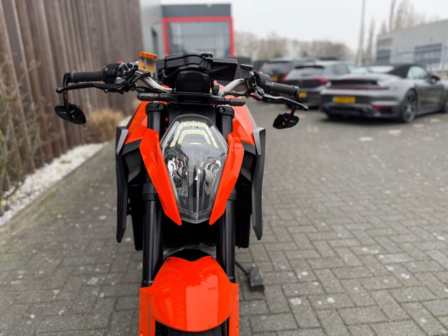 ktm - 1290-super-duke-r