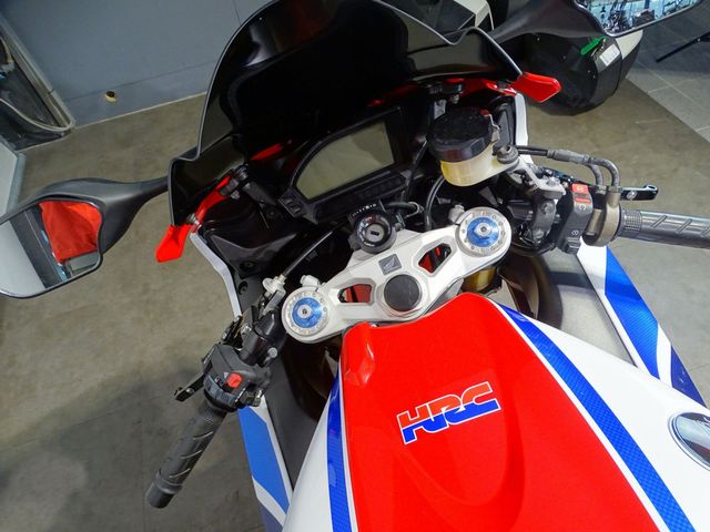 honda - cbr-1000-rr-fireblade-sp