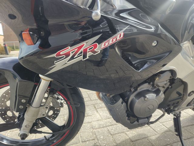 yamaha - szr-660