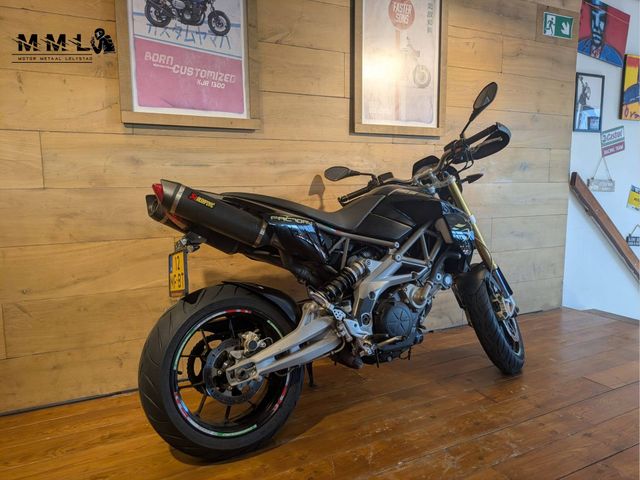 aprilia - dorsoduro-750