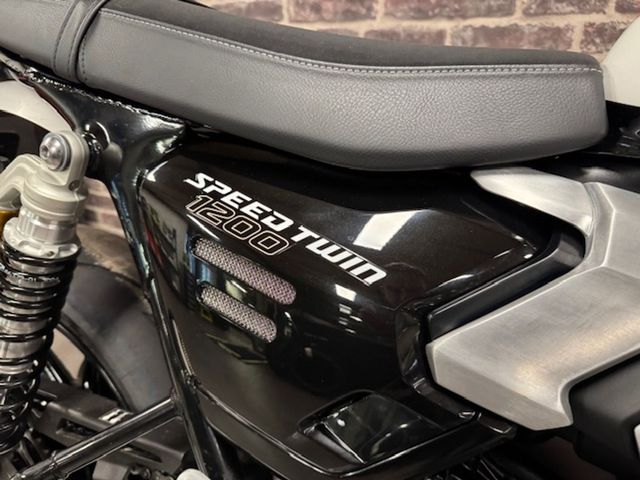 triumph - speed-twin-1200-rs