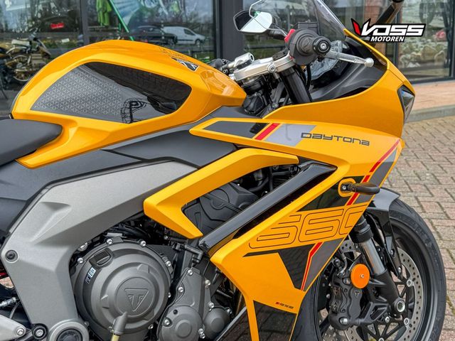 triumph - daytona-660