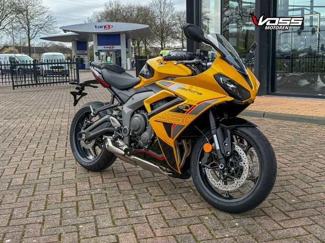 triumph - daytona-660