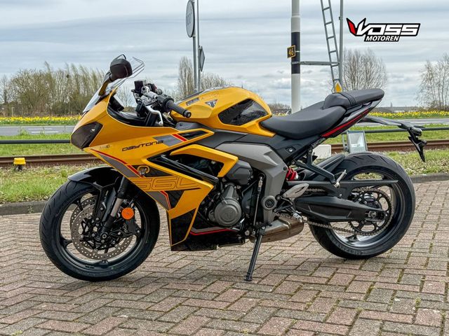 triumph - daytona-660