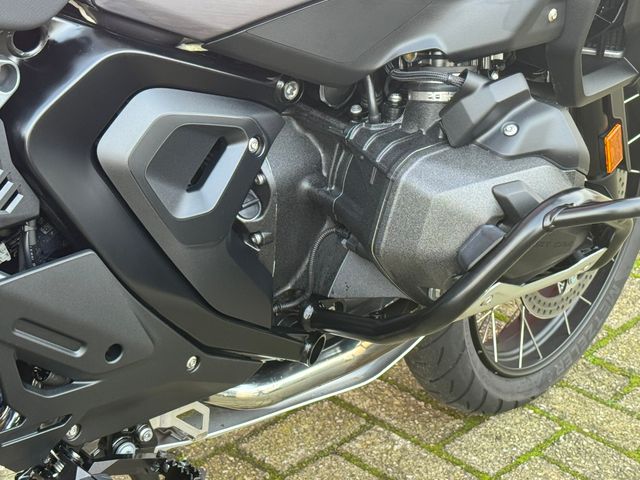 bmw - r-1300-gs-adventure-triple-black