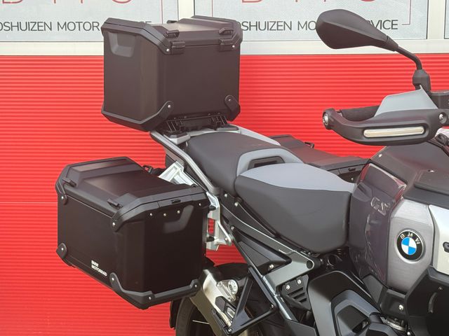 bmw - r-1300-gs-adventure-triple-black