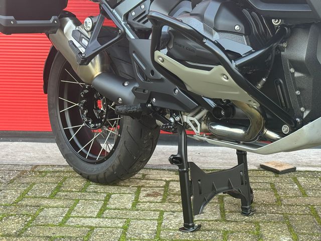 bmw - r-1300-gs-adventure-triple-black