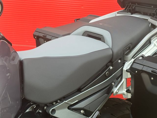 bmw - r-1300-gs-adventure-triple-black