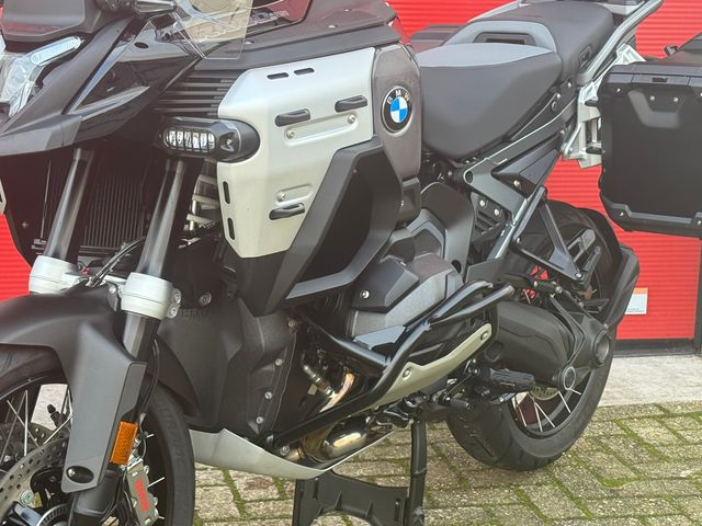 bmw - r-1300-gs-adventure-triple-black