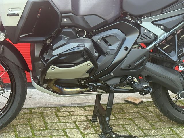 bmw - r-1300-gs-adventure-triple-black