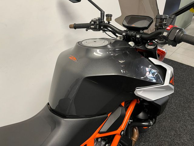 ktm - 1290-super-duke-r