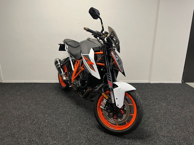 ktm - 1290-super-duke-r