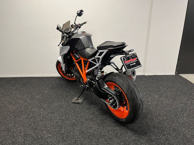 ktm - 1290-super-duke-r