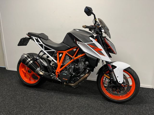 ktm - 1290-super-duke-r