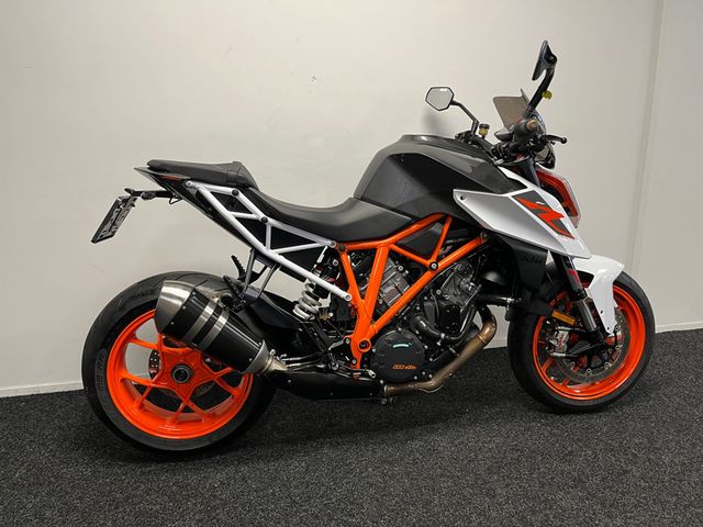 ktm - 1290-super-duke-r