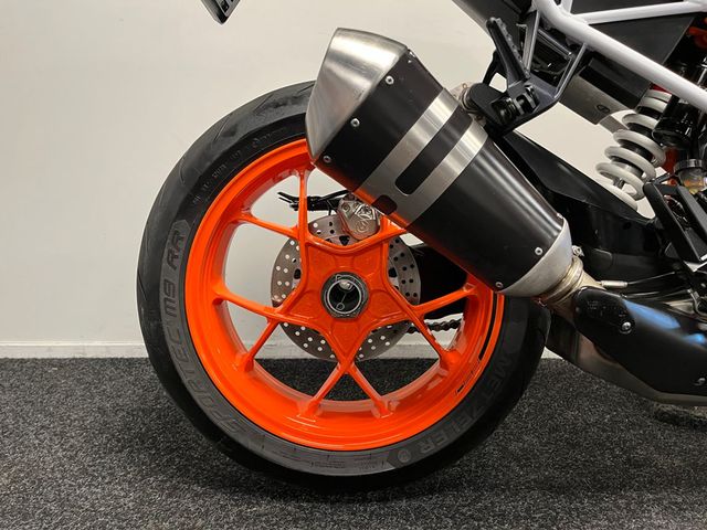 ktm - 1290-super-duke-r