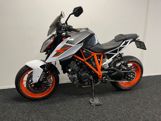 ktm - 1290-super-duke-r