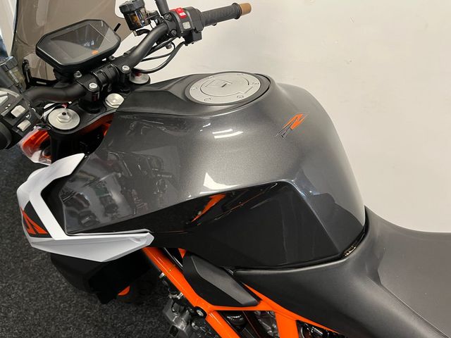 ktm - 1290-super-duke-r