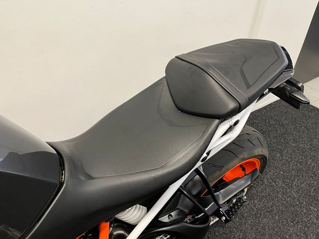 ktm - 1290-super-duke-r