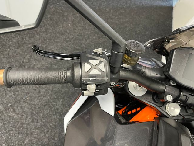 ktm - 1290-super-duke-r