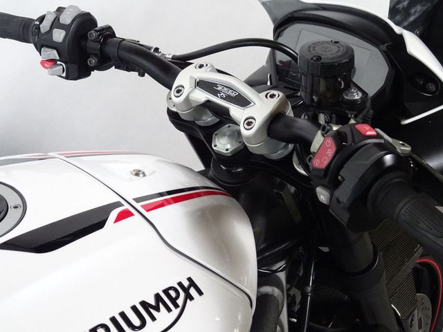triumph - speed-triple-rs