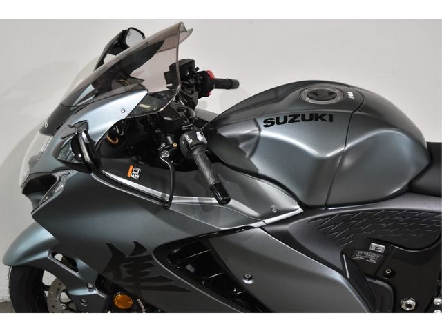 suzuki - gsx-r-1300-hayabusa