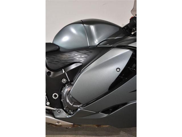 suzuki - gsx-r-1300-hayabusa