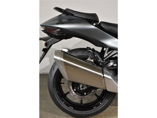 suzuki - gsx-r-1300-hayabusa