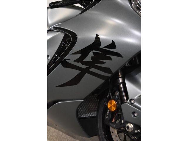 suzuki - gsx-r-1300-hayabusa