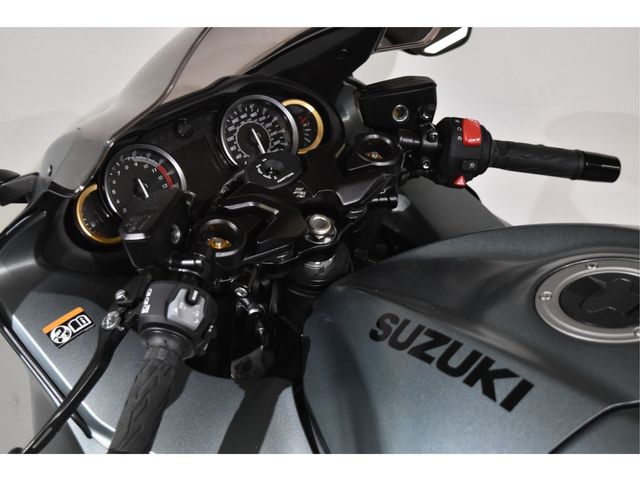 suzuki - gsx-r-1300-hayabusa