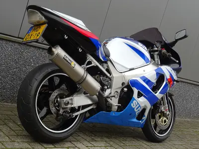 SUZUKI GSX-R 750 – foto 3