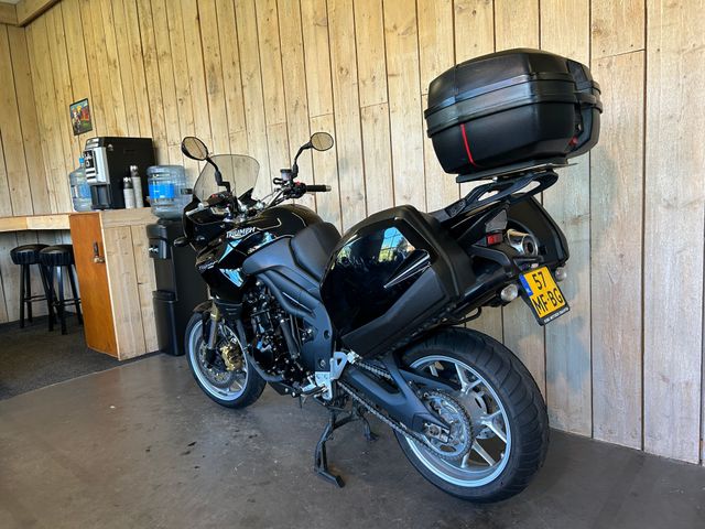 triumph - tiger-1050