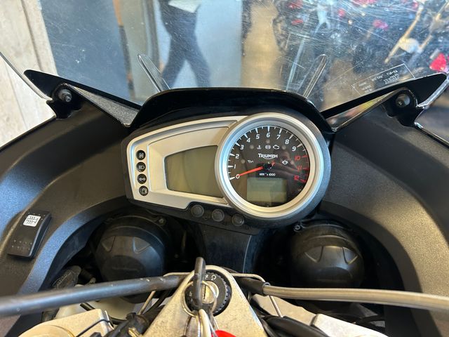 triumph - tiger-1050