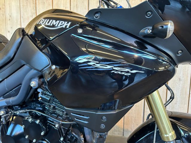 triumph - tiger-1050
