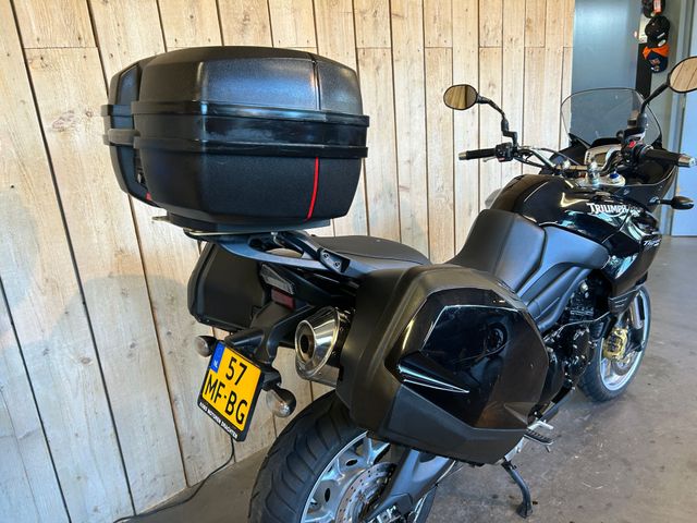 triumph - tiger-1050