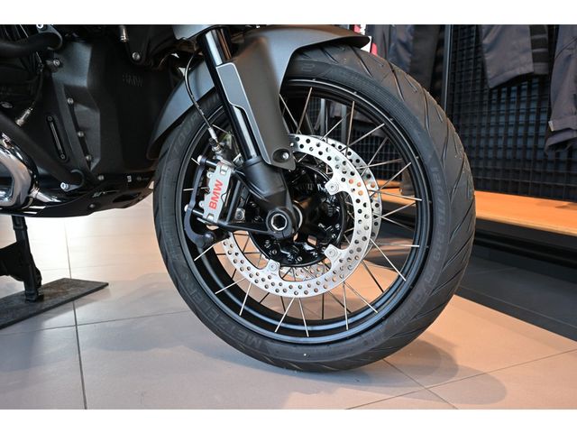 bmw - r-1300-gs-adventure-triple-black