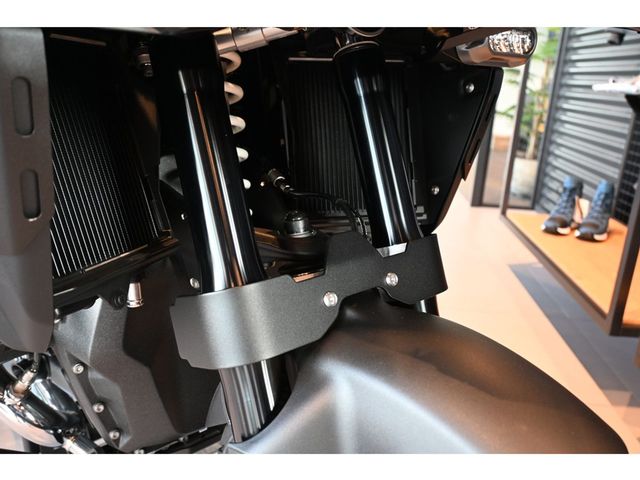 bmw - r-1300-gs-adventure-triple-black
