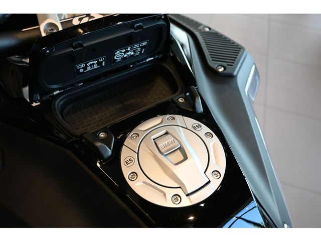 bmw - r-1300-gs-adventure-triple-black