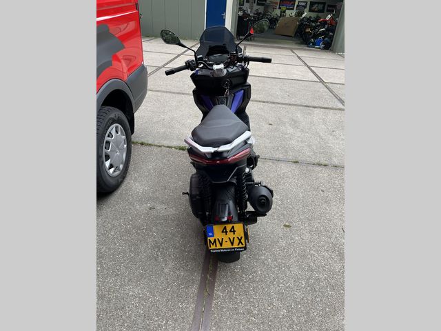aprilia - sr-gt-200